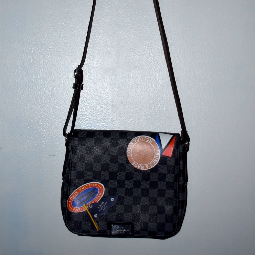 LOUIS VUTTION DAMIER MESSENGER